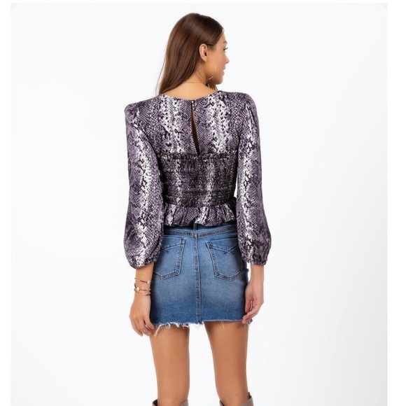 Francesca’s Lannie Lace Up Snake Print Top - Picture 2 of 2